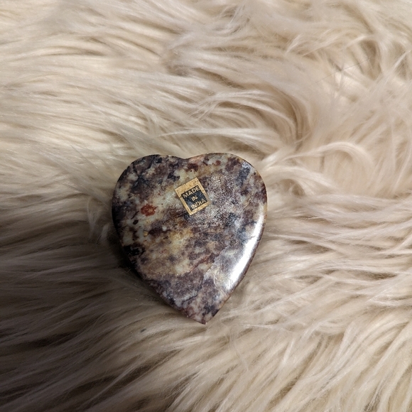 Vintage soapstone with abalone or mother of pearl  inlays trinket box - Picture 3 of 5